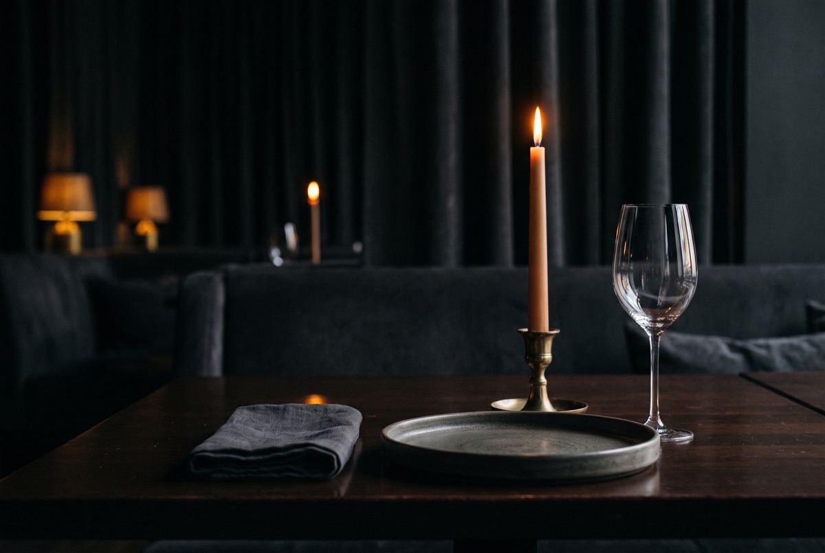 A restaurant table setting: eating out with food allergies
